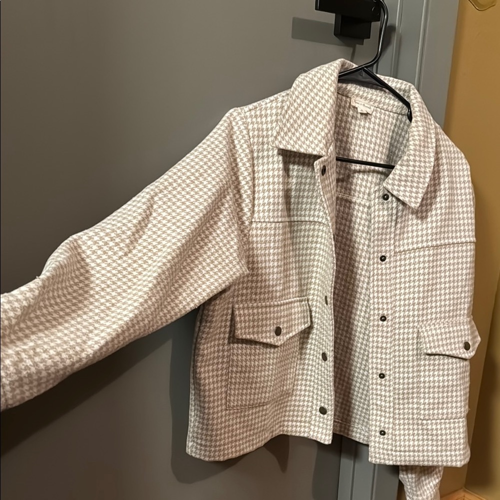 Hem & Thread Houndstooth Button-Up Jacket - image 4